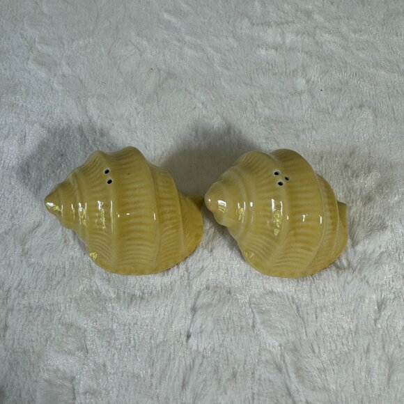 Andrea By Sadek Yellow Seashell Salt & Pepper Shakers Set - Picture 5 of 9